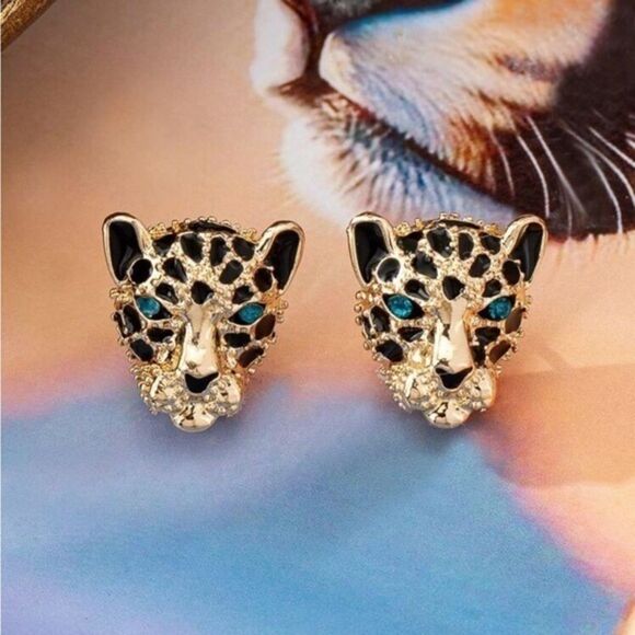 Jewelry - Elegant Leopard Green Rhinestone Eye Earrings in Gold and Black